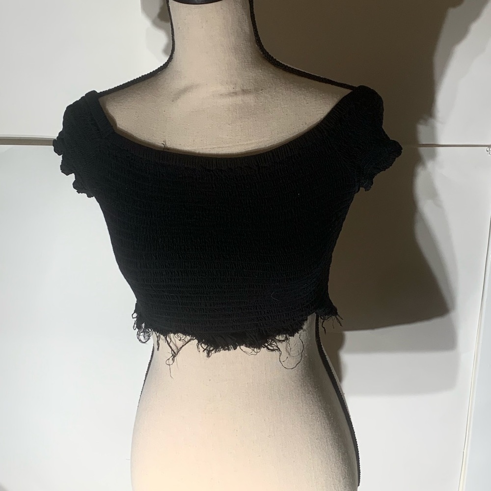 Black crop top!